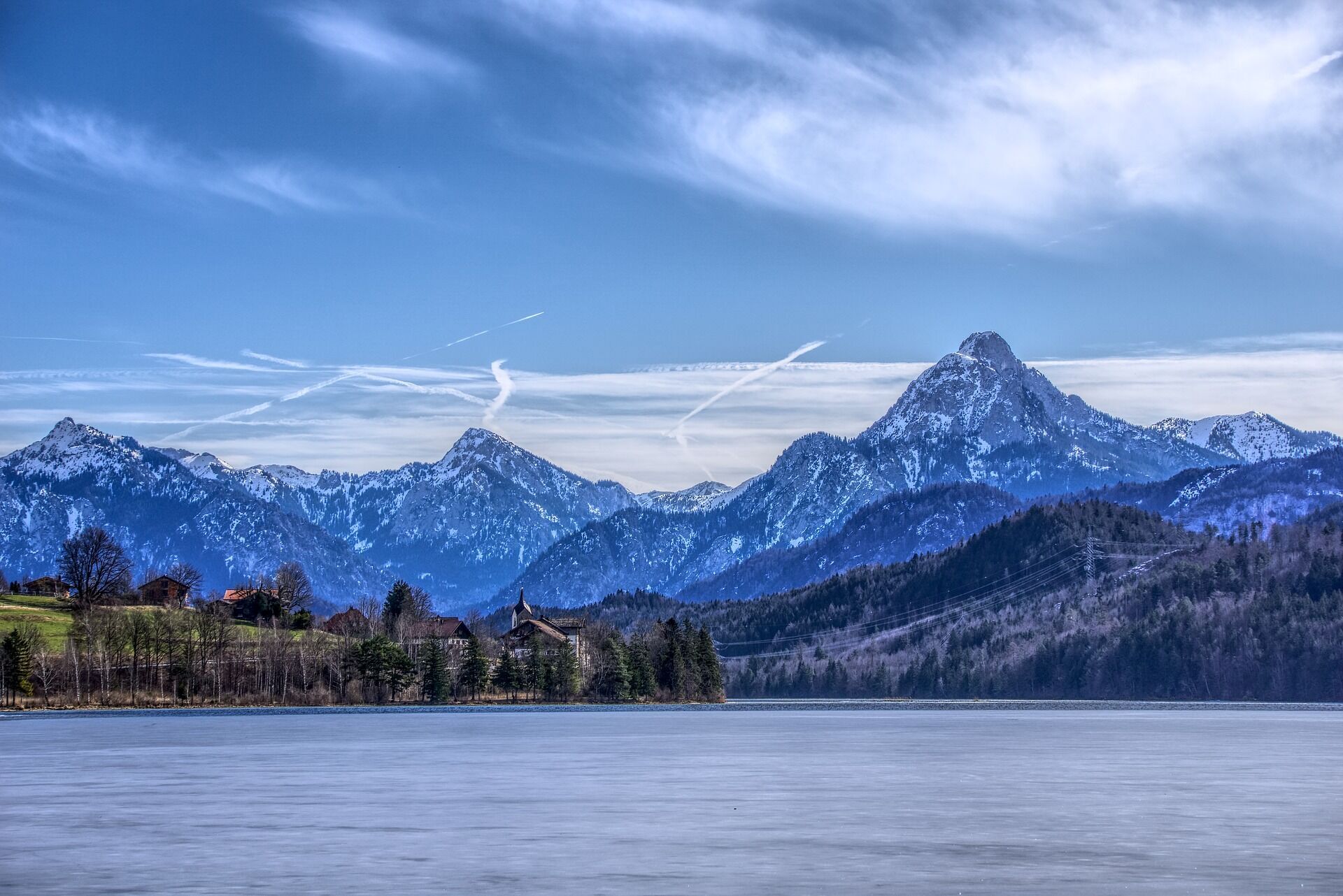 The lake has crystal clear water.