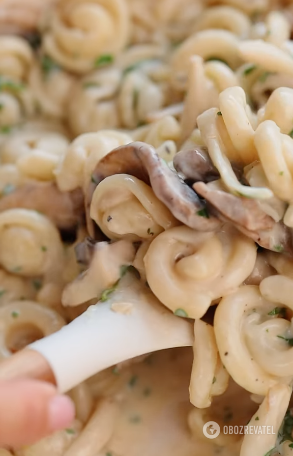 Delicious pasta with mushrooms