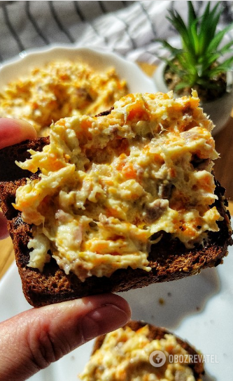 Herring and processed cheese spread: perfect for breakfast sandwiches