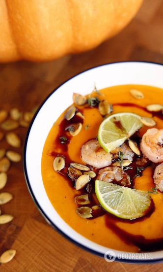 Tender pumpkin cream soup: what to add to the dish to make it spicy