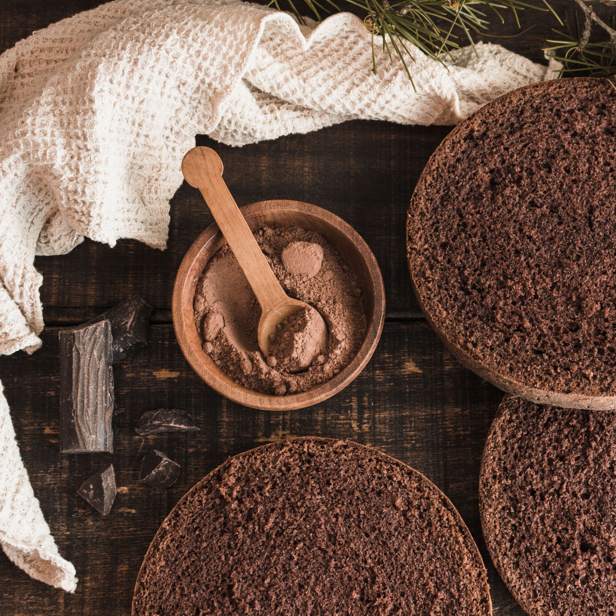 Cocoa or carob: which is better to use in baking 