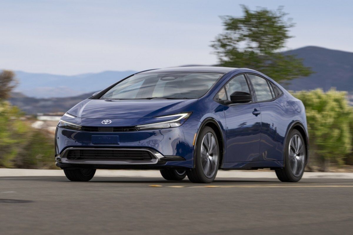 The most popular electric cars and hybrids: the latest rating