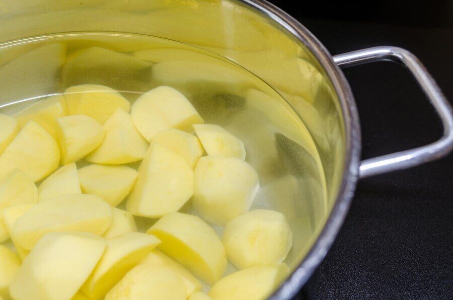 How to cook rustic potatoes to make them crispy and golden: effective tips