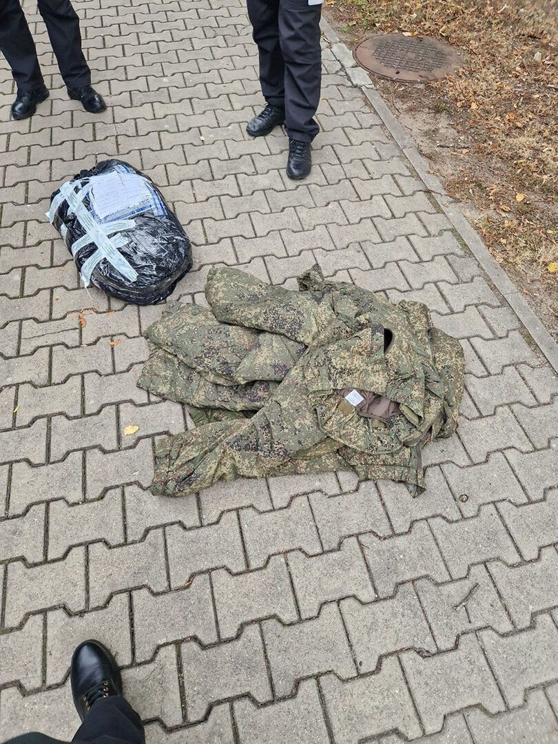 Lithuanian customs officers found military items on the Kaliningrad-Moscow train. Photo