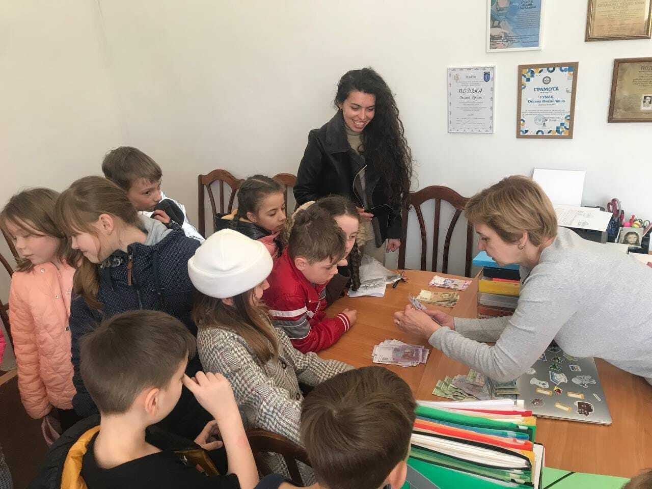 Ukraine's best teacher reveals her superpowers: her students write books from grade 1 and participate in elections