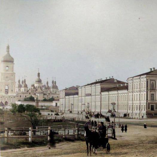 The web shows what Kyiv looked like about 120 years ago. Unique photos