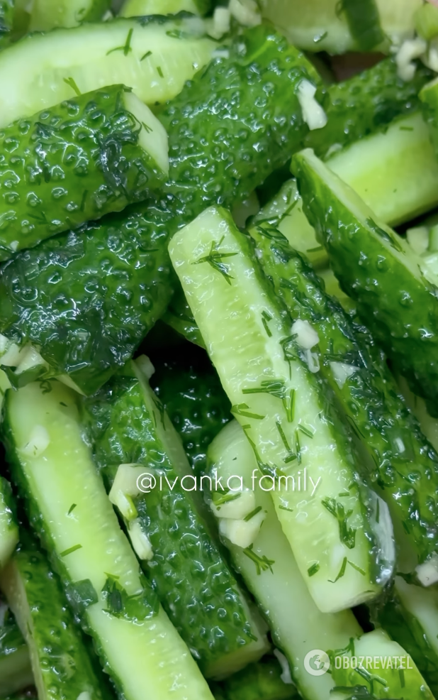 How to cook quick pickled cucumbers