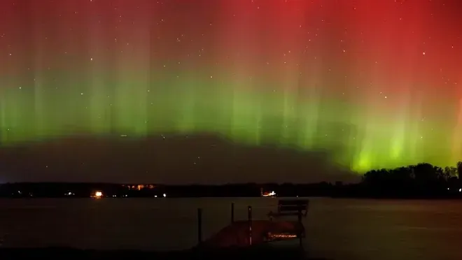 The sky turned bright colors: people around Earth publish fascinating photos of recent northern lights