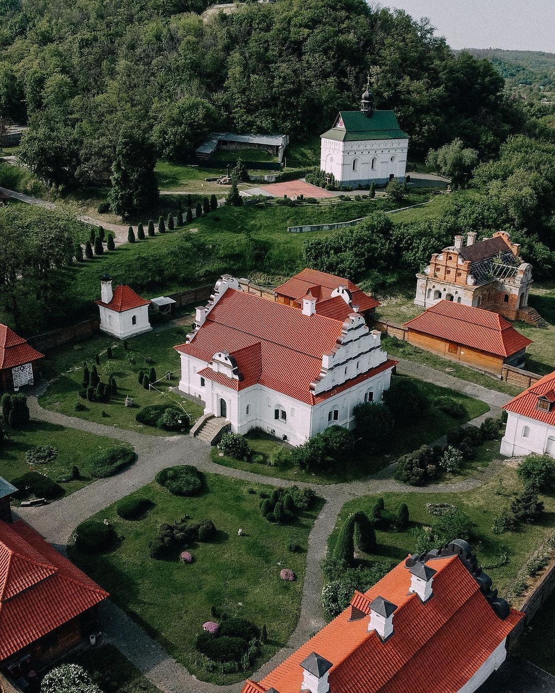 Podróż przez kozackie miasta: jakie zabytki powinien odwiedzić każdy Ukrainiec