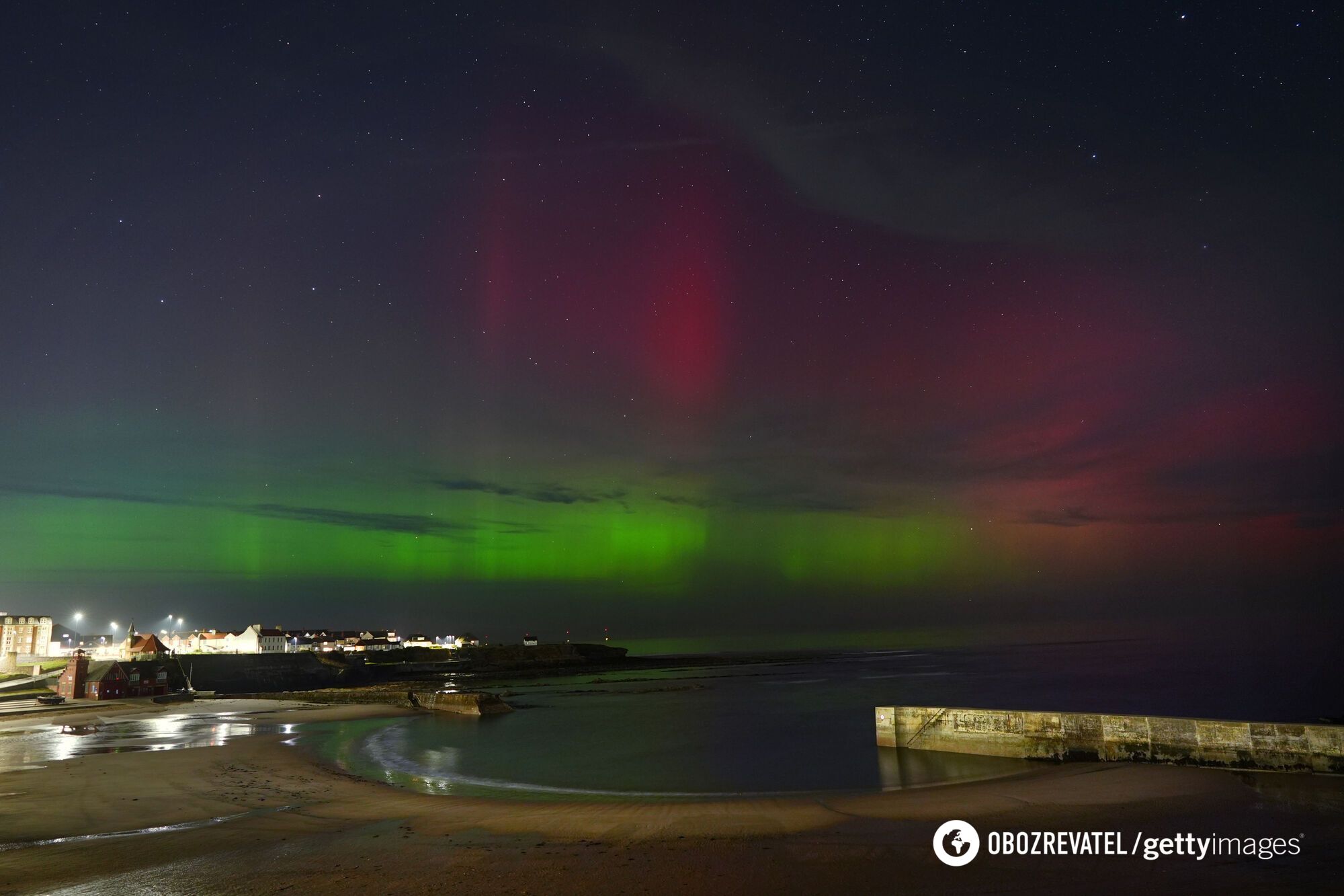 The sky turned bright colors: people around Earth publish fascinating photos of recent northern lights