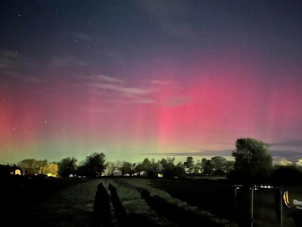 The sky turned bright colors: people around Earth publish fascinating photos of recent northern lights