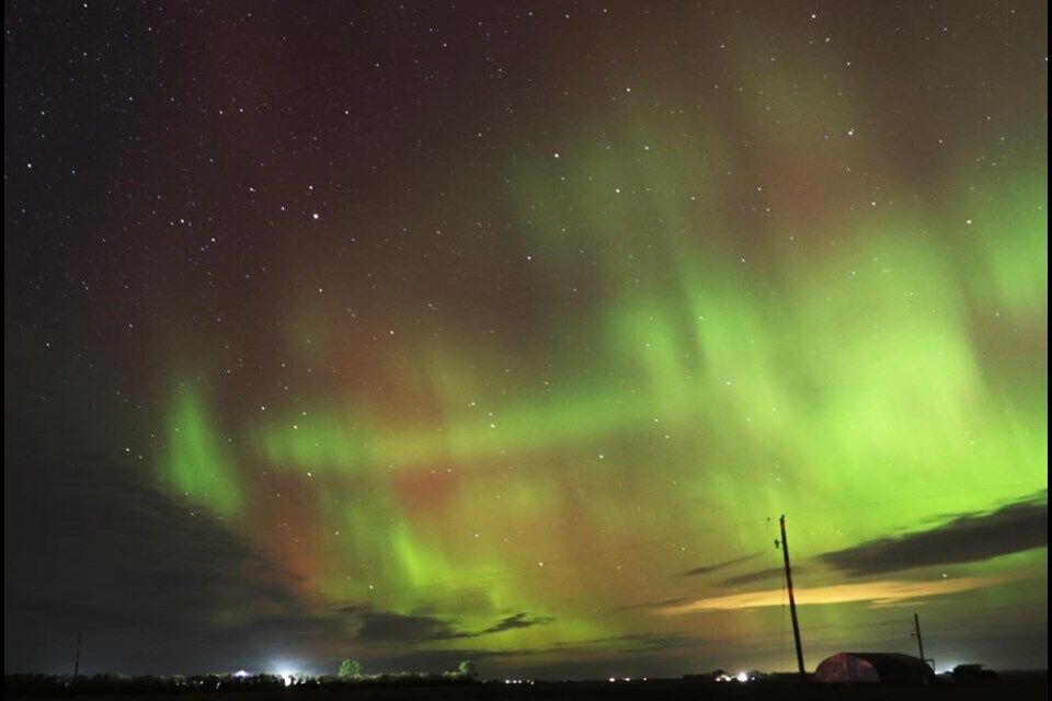 The sky turned bright colors: people around Earth publish fascinating photos of recent northern lights