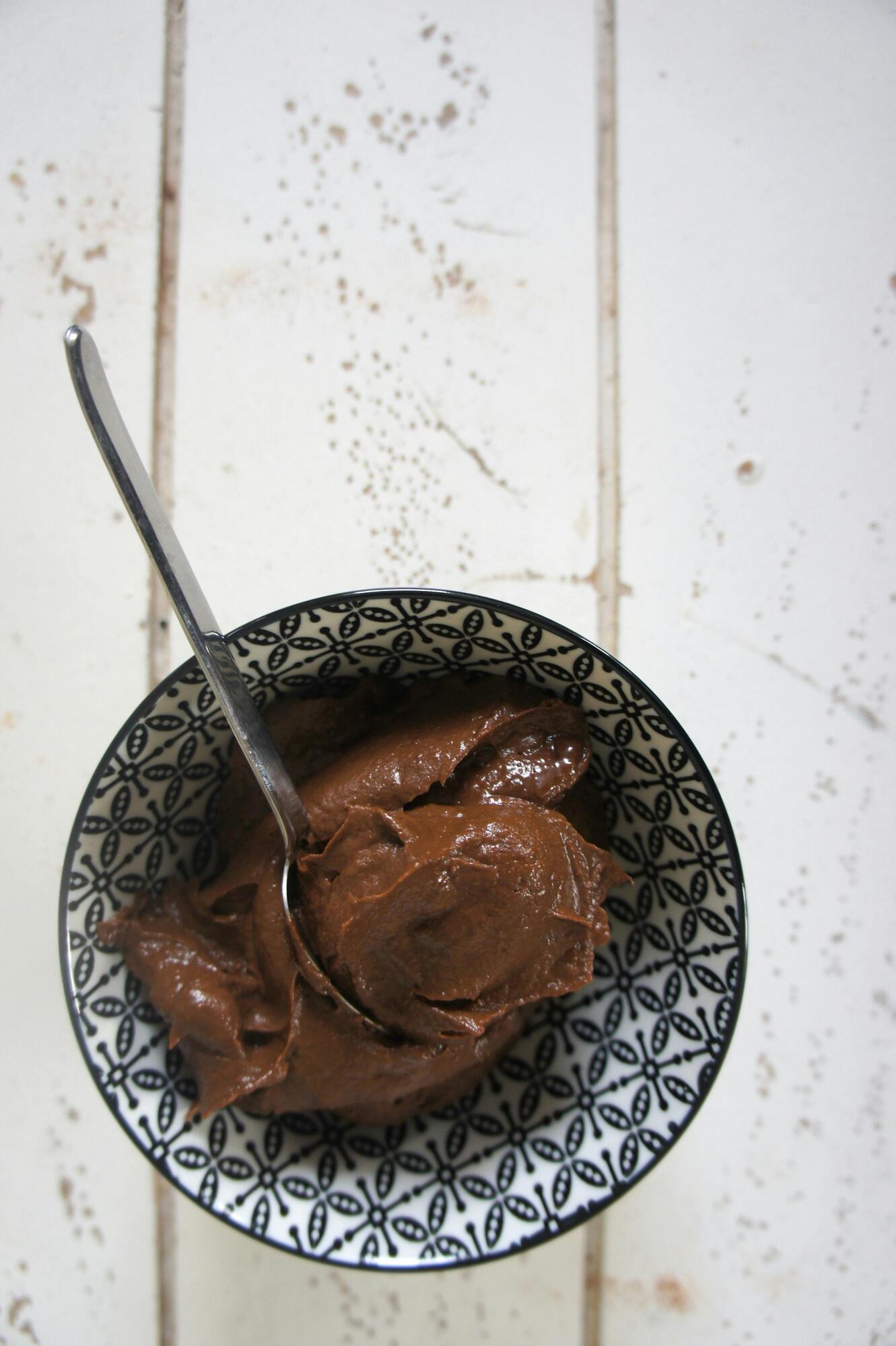 The simplest chocolate cake that takes 15 minutes to make and only three ingredients