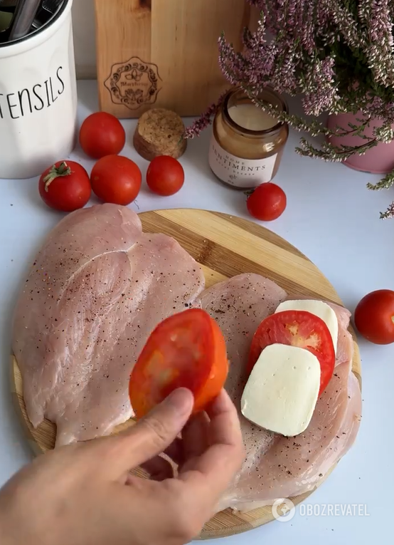 What to cook chicken with to make it soft and juicy: an addition to any side dish