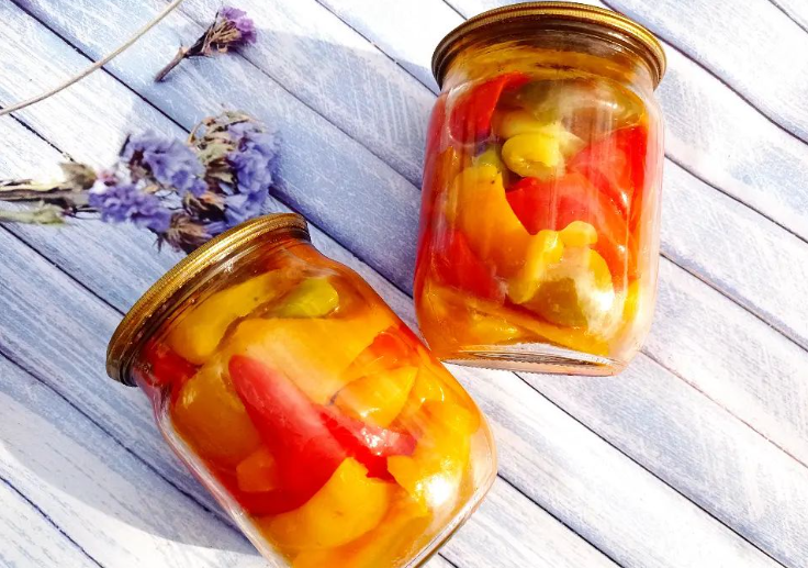 How to deliciously pickle bell peppers for the winter: an easy appetizer recipe