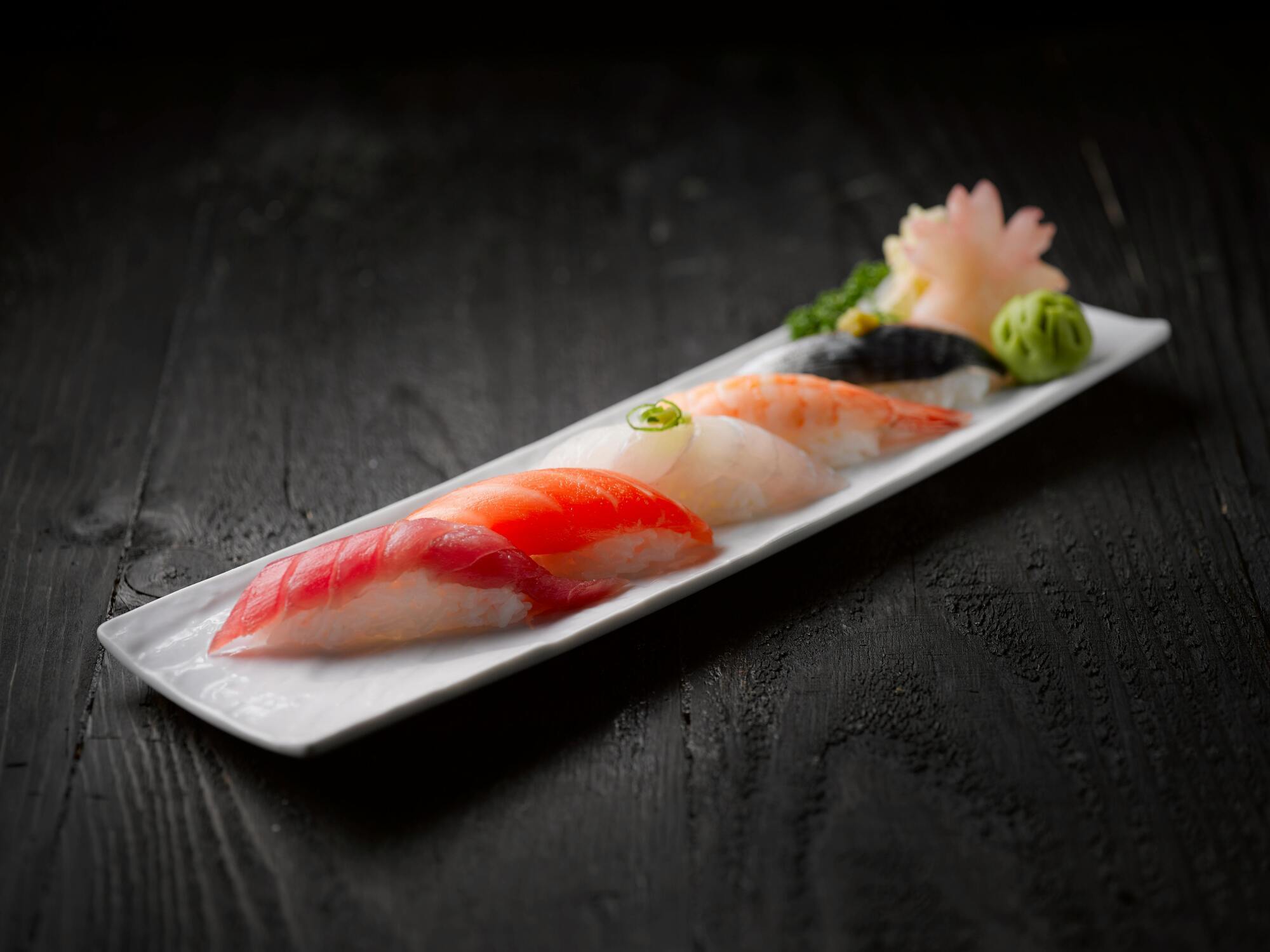 Never eat sushi like this: the chef revealed the biggest mistake