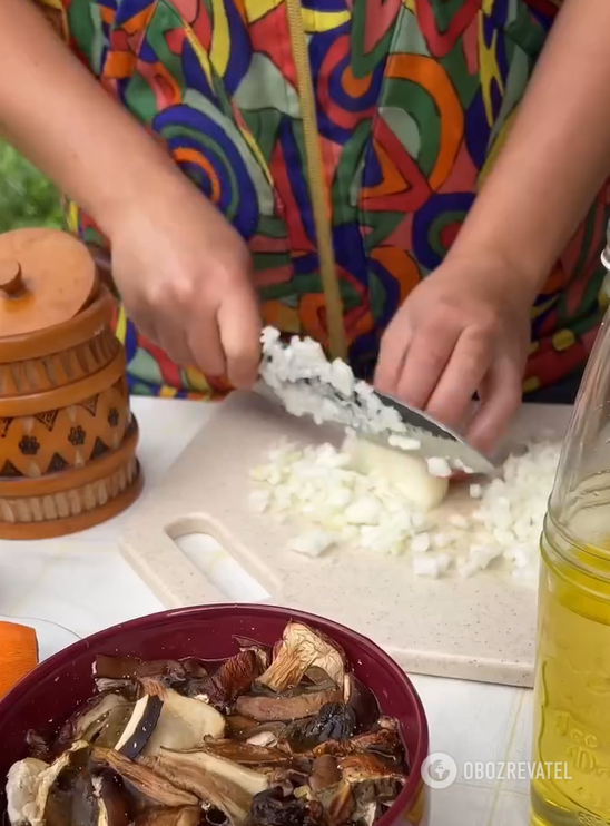 Better than store-bought spreads: how to make delicious bean pate with dried mushrooms