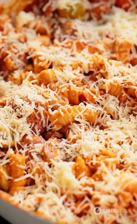 A new way to cook pasta for lunch: just add meatballs instead of regular meat