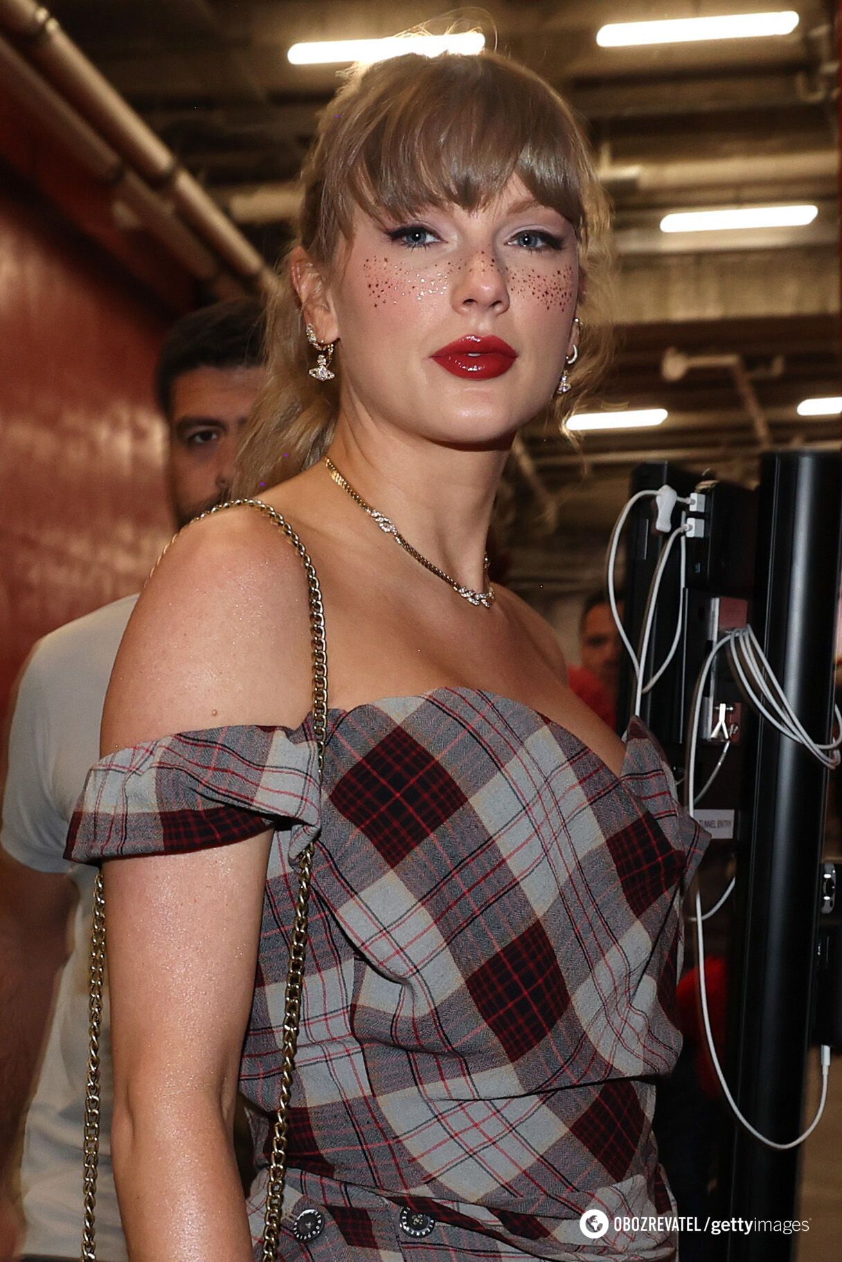 One bold detail in Taylor Swift's makeup divided the network: what a fashion expert thinks about it