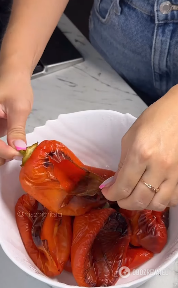 Quick pickled bell peppers: how to make a delicious topping for sandwiches