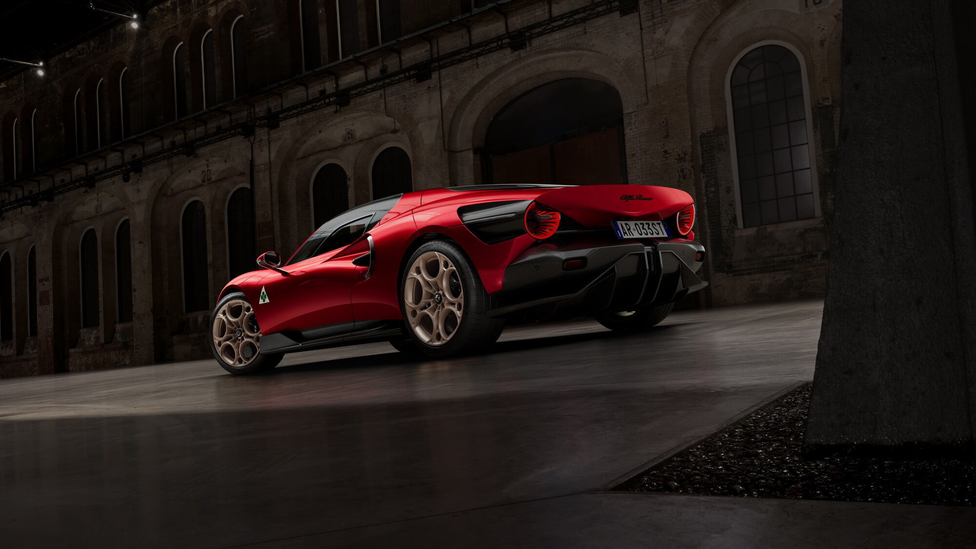 Alfa Romeo zaprezentowała supersamochód 33 Stradale