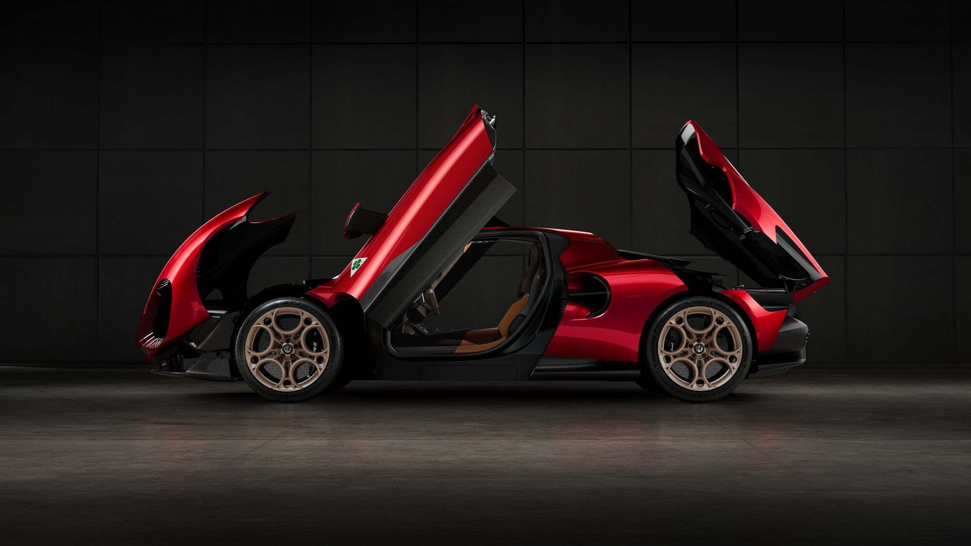 Alfa Romeo zaprezentowała supersamochód 33 Stradale