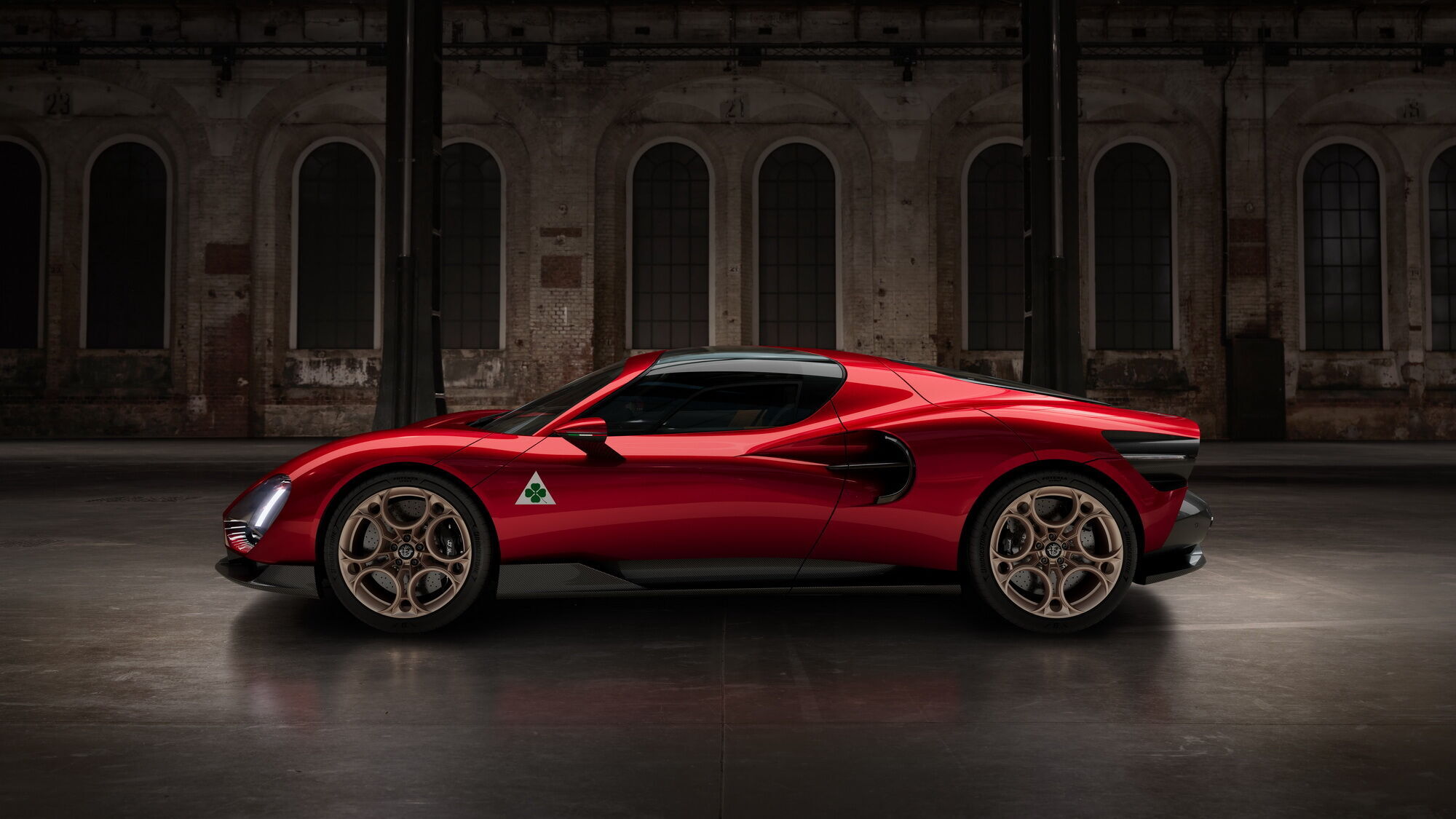 Alfa Romeo zaprezentowała supersamochód 33 Stradale