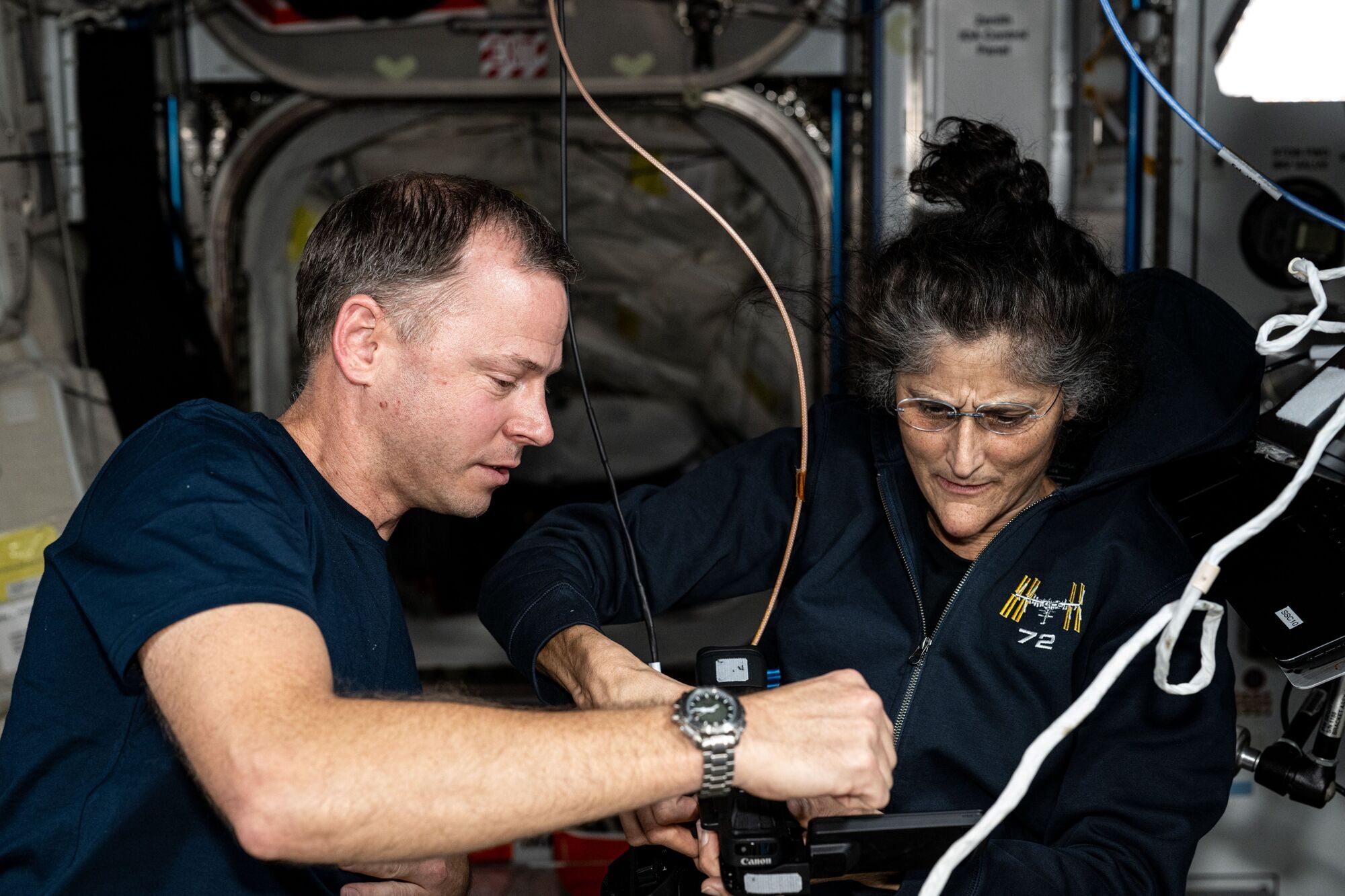 ''Wszystko, co pozostało, to skóra i kości''. NASA podała nowe szczegóły dotyczące stanu astronautki, która utknęła na ISS
