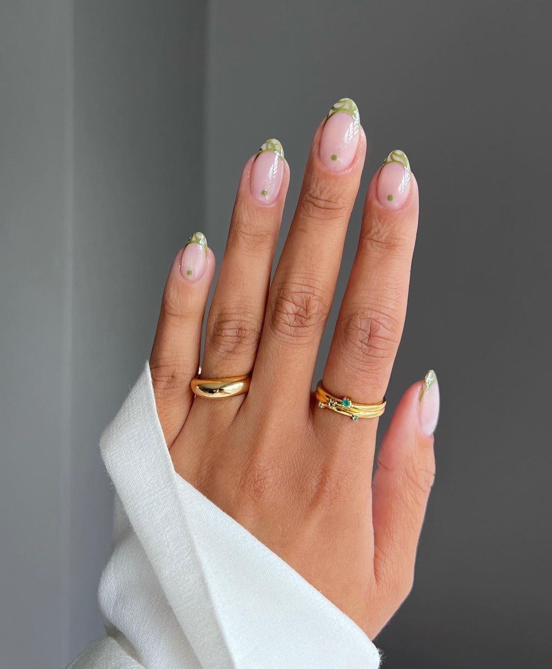 Primitive but stylish: the best green manicure options that have become an unexpected fall trend