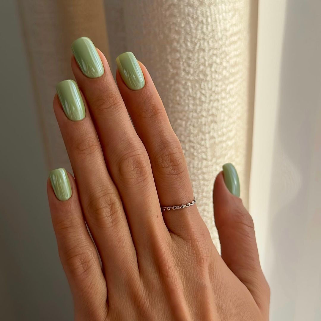 Primitive but stylish: the best green manicure options that have become an unexpected fall trend