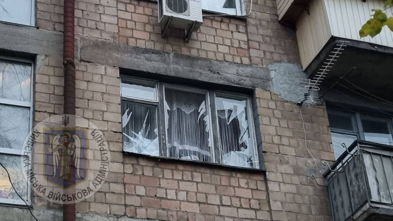 Russians attacked a residential building in Kyiv with Shaheds: a high-rise building burned down, there are victims. Photo