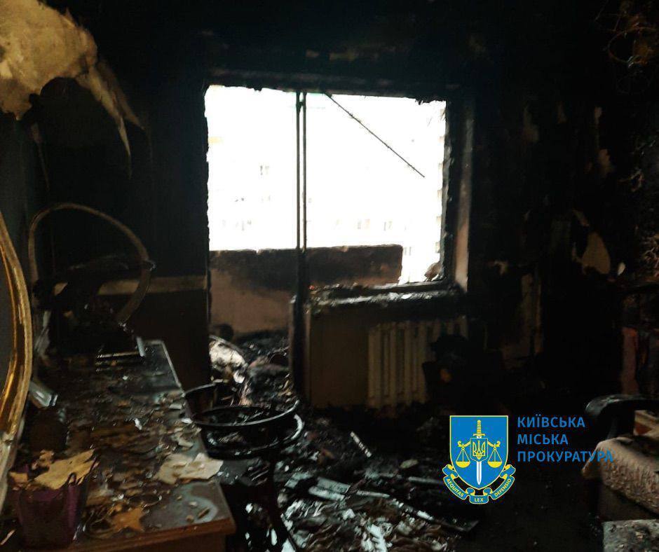 Russians attacked a residential building in Kyiv with Shaheds: a high-rise building burned down, there are victims. Photo