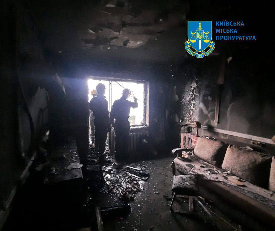 Russians attacked a residential building in Kyiv with Shaheds: a high-rise building burned down, there are victims. Photo