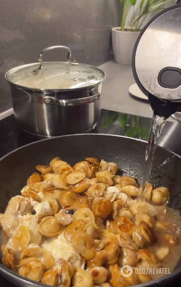 The most delicious pan-fried meat dumplings in a pan: better than boiled