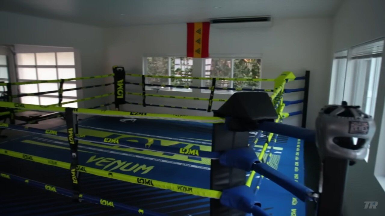 Lomachenko has put his house in California on sale: what the suburban dream looks like inside and out. Photo