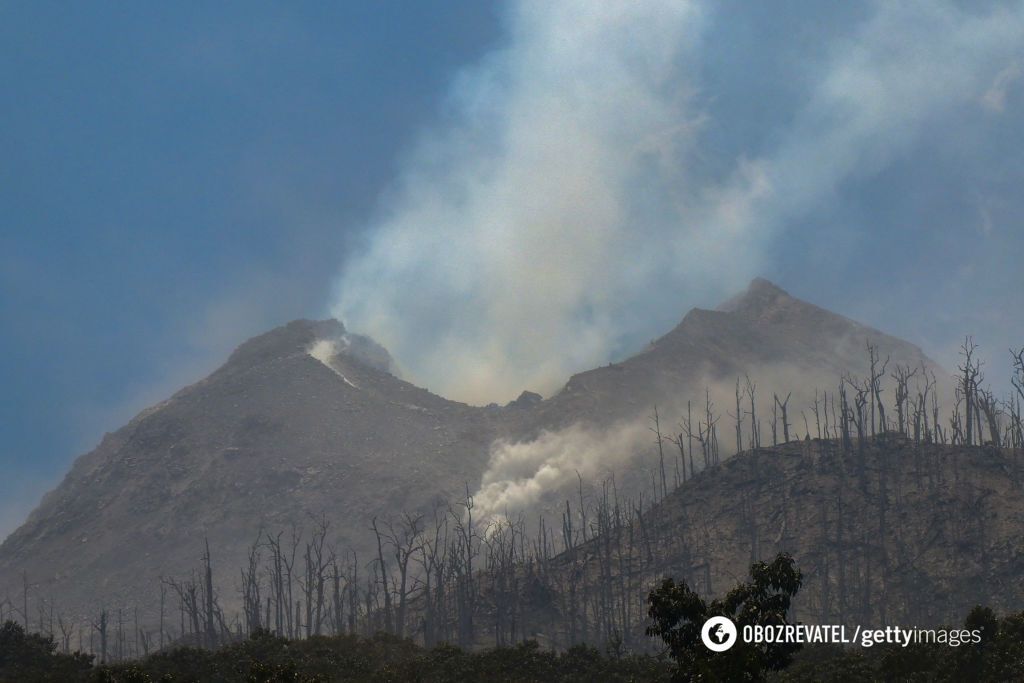 W Indonezji doszło do erupcji wulkanu: zginęło 10 osób, władze pilnie zaapelowały do mieszkańców pobliskich wiosek. Zdjęcie