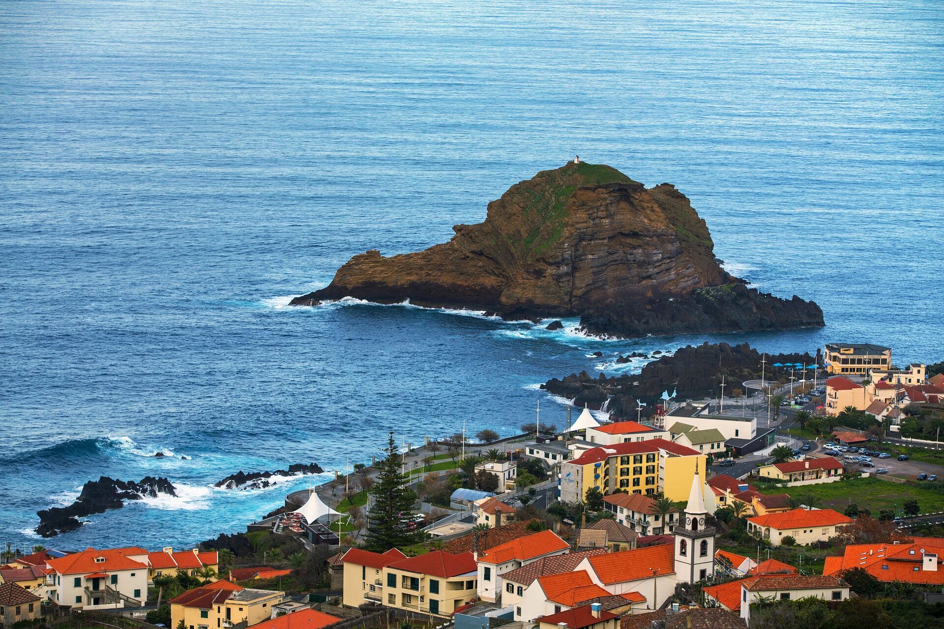 The first Portuguese travelers landed in Machico.