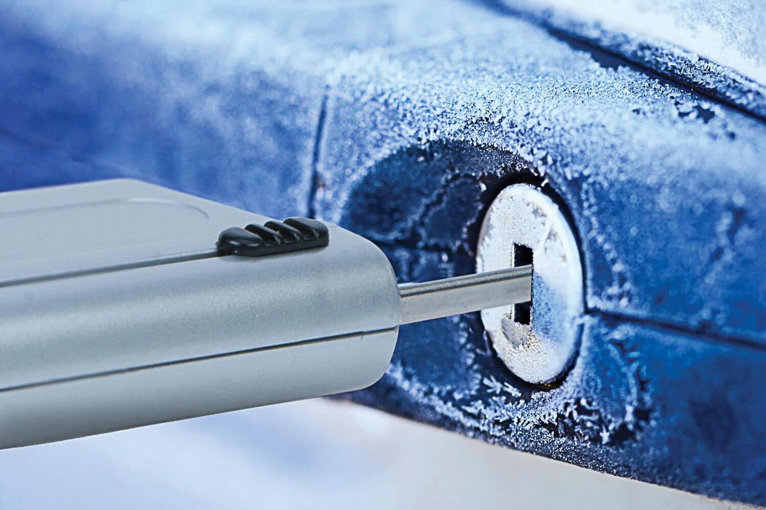 How to quickly warm up a car lock: 6 simple life hacks