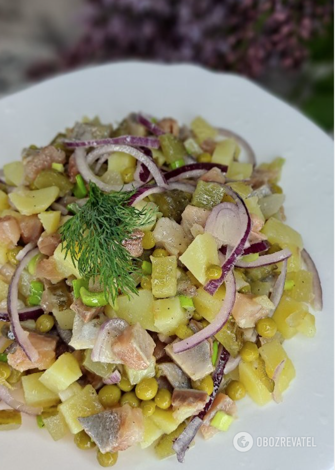 Hearty salad with herring