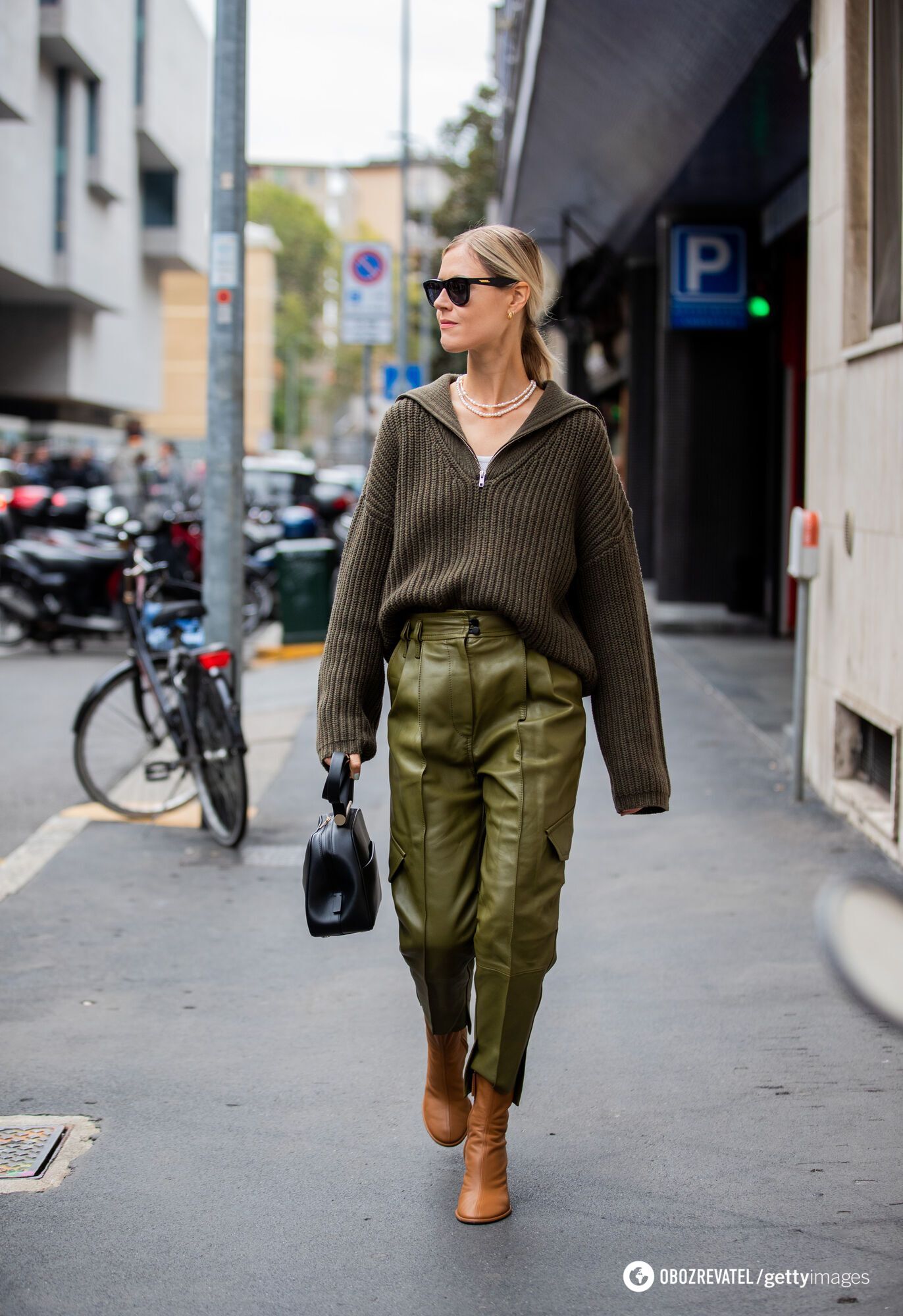 Stylish and cozy: 5 interesting ideas for what to wear with an oversized sweater