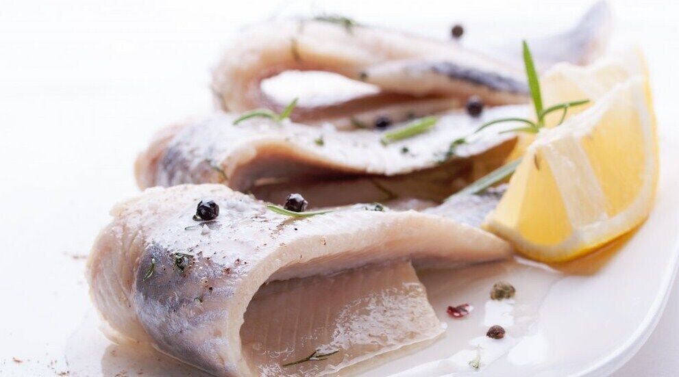 Herring fillet with spices and lemon