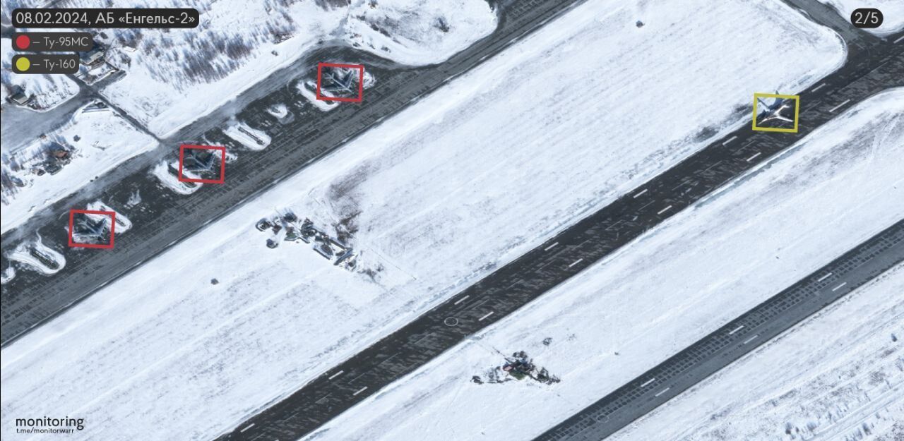 11 fighter-bombers: satellite images of the Russian Engels-2 airfield appeared online. Photos
