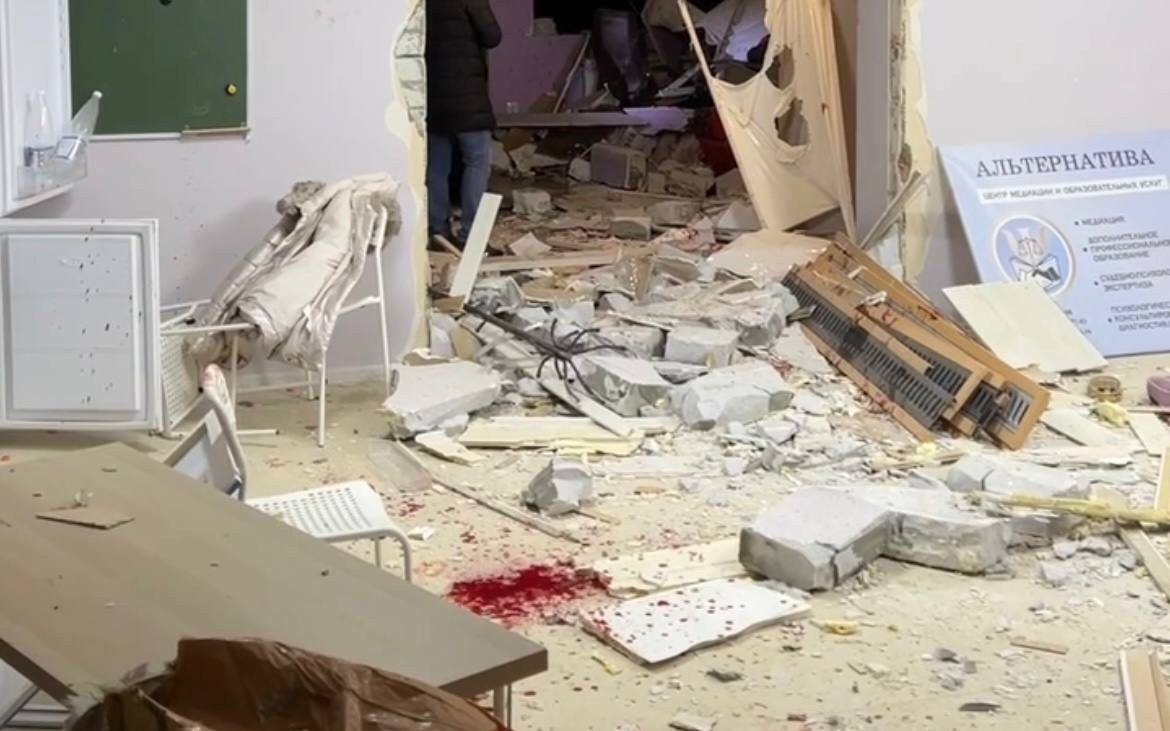 About 200 thousand without power, explosions in a support center and a school gym covered with snow: new disasters hit Russia