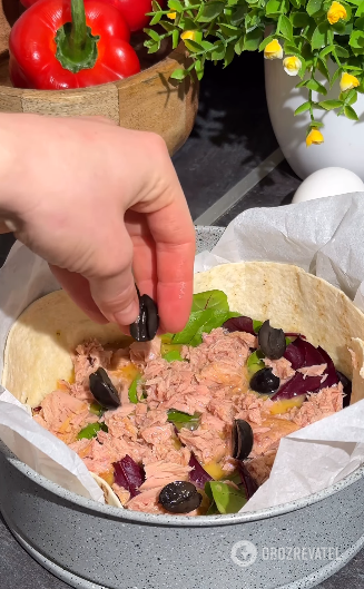 Easy breakfast with tuna and pita bread in the oven: a dish that everyone will like