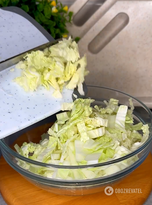 How to dress Chinese cabbage salad, except for mayonnaise: it will be much healthier