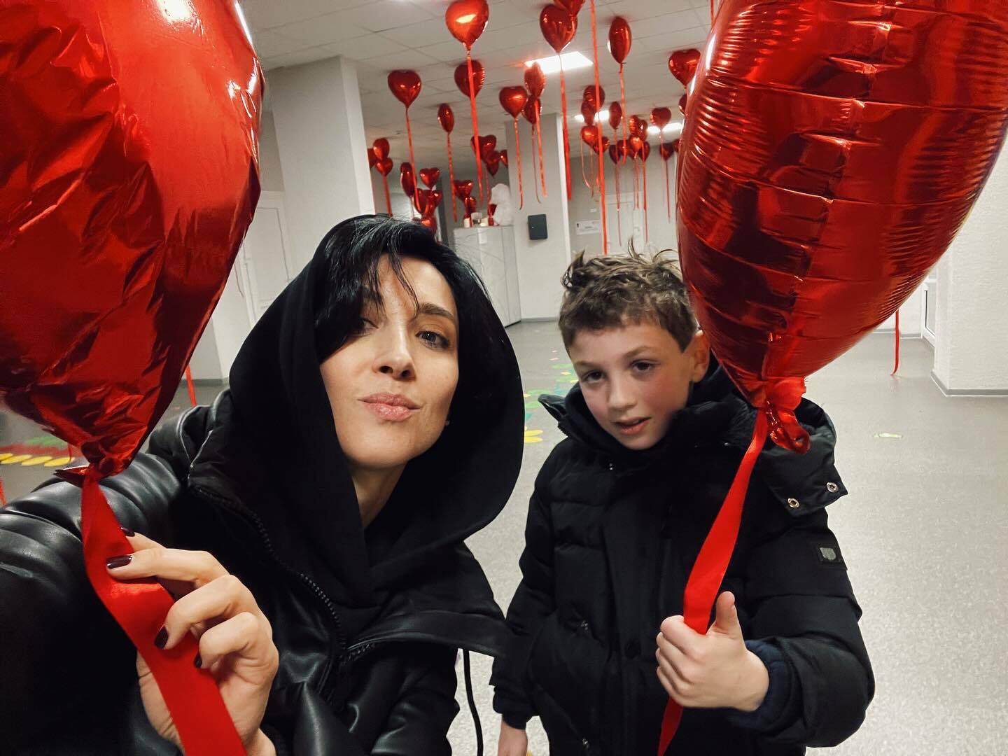Love is not about flowers and gifts. Bednyakov, Tarabarova, Monroe and other stars showed their ''Valentine'' on February 14