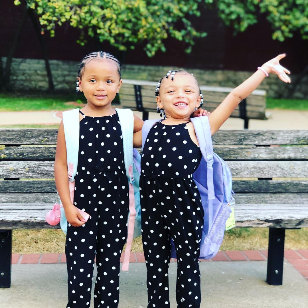 Jak dziś wyglądają bliźniaczki z USA, które urodziły się z innym kolorem skóry. Zdjęcie 7-letnich Kalani i Jarani
