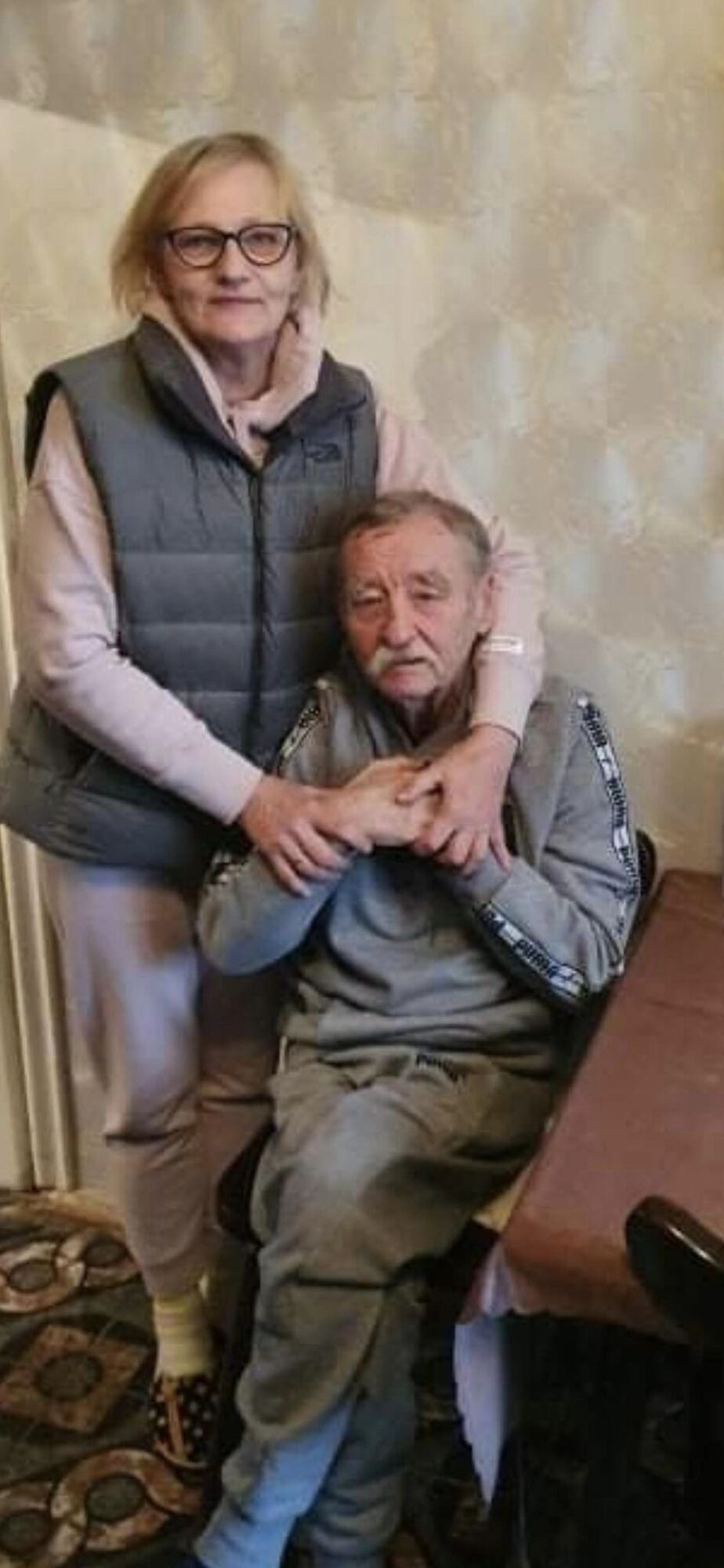 The blast wave threw him onto his bed. 82-year-old composer Poklad and his wife were injured in a Russian missile attack: They used to be in the occupied territory.