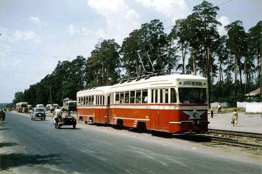 The web shows how the most favorite form of transportation of Kyivites in the 1960s and 1970s looked like. Archival photos