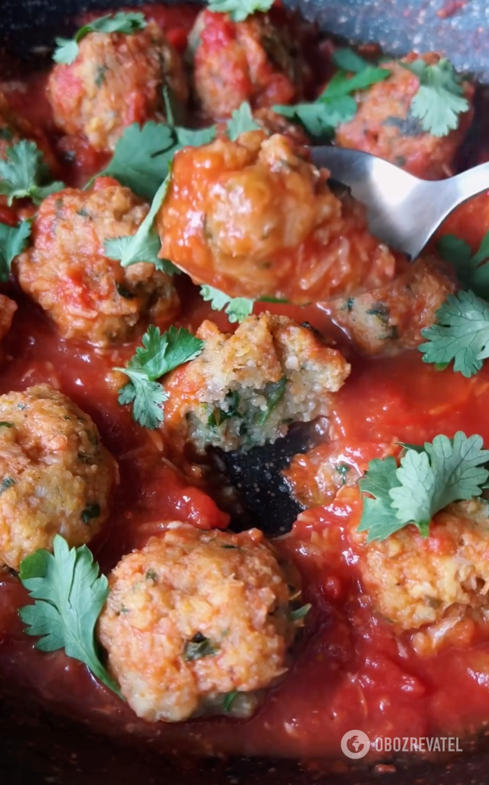 Ready meatballs in sauce